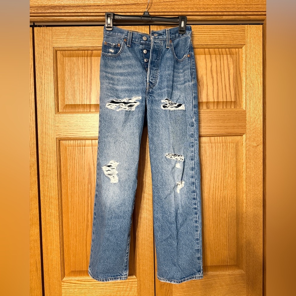 Levi’s Ribcage Straight Ankle Distressed Blue Straight Jeans Anthropology